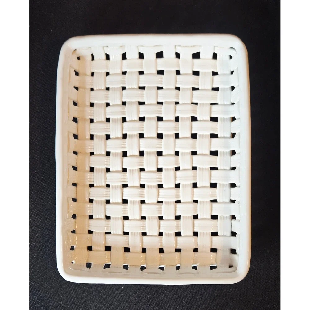 Savoir Vivre Portugal White Ceramic Cottagecore Lattice Weave Basket  9x11